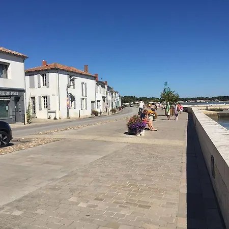 Rue Charles De Gaulle 1